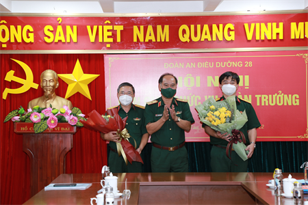 Đoàn an điều dưỡng 28 bàn giao chức vụ Đoàn trưởng