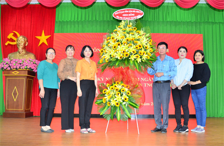 Công ty Đông Hải tổ chức họp mặt kỷ niệm 112 năm ngày Quốc tế phụ nữ 8/3