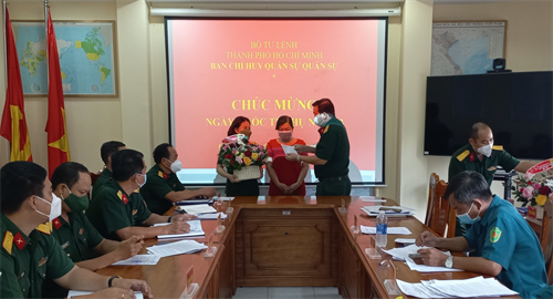 Đảng ủy - Ban CHQS Quận 1 gặp mặt kỷ niệm Ngày Quốc tế Phụ nữ