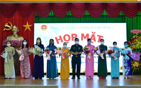 Bộ Tư lệnh TPHCM họp mặt kỷ niệm ngày Quốc tế Phụ nữ và tuyên dương phụ nữ phòng, chống dịch