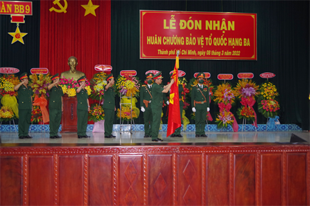 Sư đoàn 9 đón nhận Huân chương Bảo vệ Tổ quốc hạng Ba