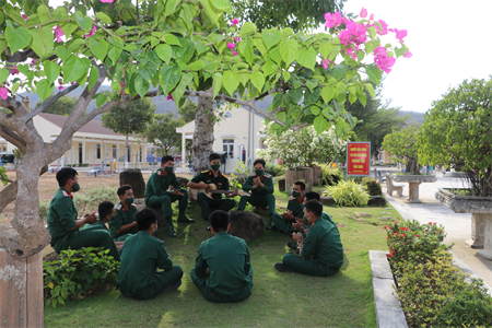 Đơn vị là nhà, đồng đội là anh em