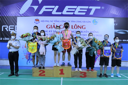 Tổng công ty Tân Cảng Sài Gòn tổ chức giải Cầu lông truyền thống