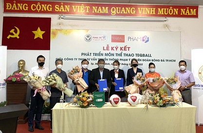 Công ty Phạm Ý hỗ trợ Liên đoàn Bóng đá TPHCM phát triển môn Teqball