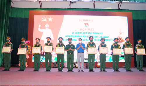 Sư đoàn 5 tuyên dương 10 gương mặt trẻ tiêu biểu