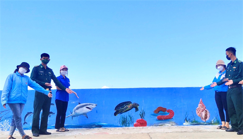 Vẽ tranh tuyên truyền không đánh bắt sinh vật biển nguy cấp, quý hiếm