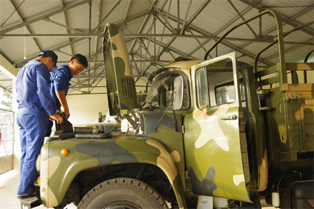 71 năm phát huy truyền thống anh hùng của ngành xe - máy Quân đội