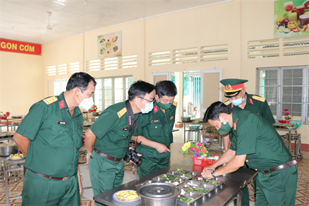 Quân khu 7: Phúc tra kết quả “Xây dựng đơn vị nuôi quân giỏi, quản lý quân nhu tốt” tại Trung đoàn 271