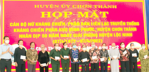 Huyện Chơn Thành họp mặt, tri ân cán bộ nữ kháng chiến Phân khu Bình Phước