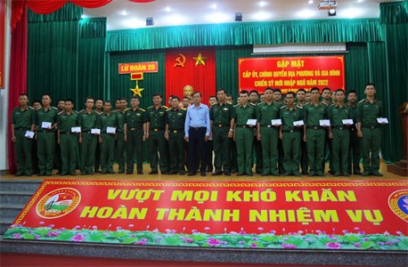 Lữ đoàn 25 gặp mặt cấp ủy, chính quyền địa phương và gia đình chiến sĩ mới năm 2022