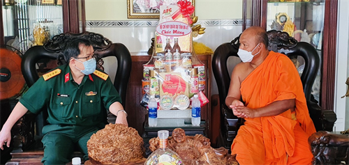Bộ CHQS tỉnh Bà Rịa - Vũng Tàu thăm, chúc tết cổ truyền Chôl Chnăm Thmây của đồng bào Khmer