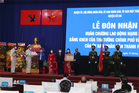 Chủ tịch nước trao tặng Huân chương Lao động hạng 3 cho huyện Củ Chi, TPHCM