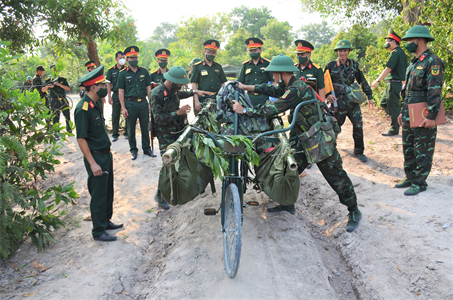 Phúc tra đơn vị vận tải “chính quy, an toàn, huấn luyện giỏi” Tiểu đoàn Vận tải 25 - Sư đoàn 5