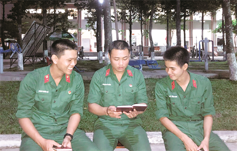 Vai trò “tổ 3 người” trong quản lý chiến sĩ mới