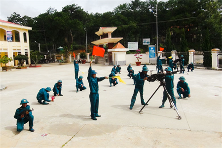 Huyện Lạc Dương đẩy mạnh phát triển Đảng trong lực lượng dân quân tự vệ