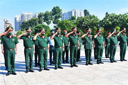 Quân ủy Trung ương, Bộ Quốc phòng viếng Nghĩa trang Liệt sĩ TP.HCM