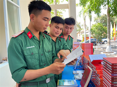 Bộ CHQS tỉnh Bà Rịa-Vũng Tàu hội thảo “Sáng mãi ngọn hải đăng”