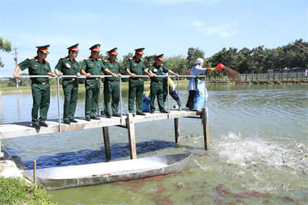 Tổng cục Hậu cần phúc tra “Đơn vị nuôi quân giỏi, quản lý quân nhu tốt” tại Trung đoàn 271, Sư đoàn 5