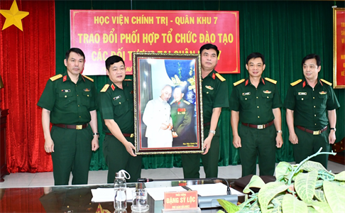 Nâng cao hiệu quả công tác phối hợp đào tạo giữa Học viện Chính trị và Quân khu 7