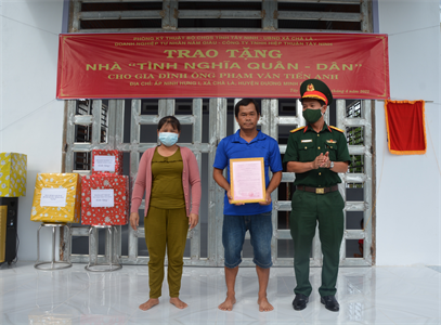 Phòng Kỹ thuật, Bộ CHQS tỉnh Tây Ninh bàn giao nhà “Tình nghĩa quân – dân”