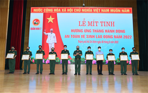 Mít tinh hưởng ứng Tháng hành động về an toàn, vệ sinh lao động