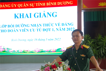 Bộ CHQS tỉnh Bình Dương: 25 đoàn viên ưu tú được bồi dưỡng nhận thức về Đảng