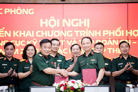 Viettel hợp tác chuyển đổi số ngành kỹ thuật Quân đội