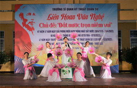 Liên hoan văn nghệ “Đất nước trọn niềm vui”