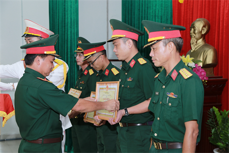 Đảng ủy Quân sự tỉnh Bình Dương tổng kết 15 năm thực hiện Nghị quyết 382 của Quân ủy Trung ương