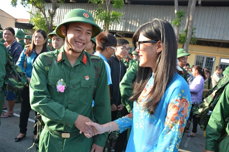 Sắc xuân lễ tòng quân