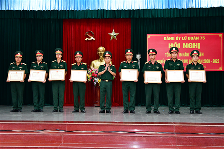 Lữ đoàn 75 tổng kết 15 năm thực hiện Nghị quyết 382 của Quân ủy Trung ương