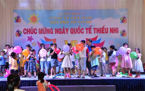 Công ty Tây Nam khen thưởng con cán bộ, công nhân viên học tập tốt