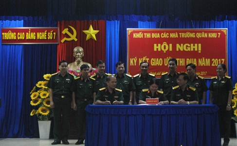 Khối các nhà trường Quân khu 7 ký kết giao ước thi đua năm 2017