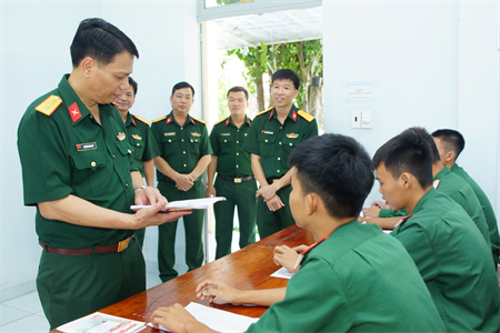 Cục Chính trị kiểm tra nắm tình hình hoạt động công tác Đảng, công tác chính trị 6 tháng đầu năm