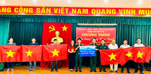 Lãnh đạo thành phố Vũng Tàu "Ăn sáng cùng ngư dân"