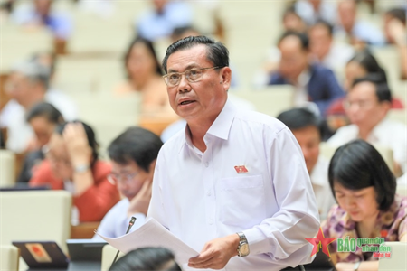 Thiếu tướng Đặng Văn Lẫm: Đề nghị phân cấp cho Bộ Quốc phòng, Bộ Công an cấp giấy phép hành nghề trong LLVT