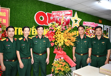 Đảng ủy, Bộ Tư lệnh Quân khu 7 chúc mừng các cơ quan báo chí