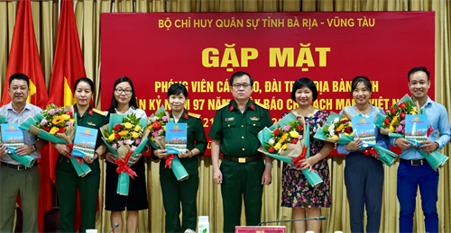 Bộ CHQS tỉnh Bà Rịa - Vũng Tàu thăm, chúc mừng Ngày Báo chí Cách mạng Việt Nam