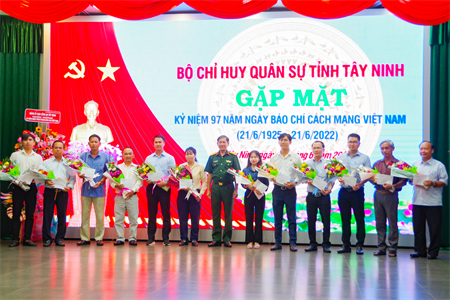 Bộ CHQS tỉnh Tây Ninh họp mặt kỷ niệm 97 năm Ngày Báo chí Cách mạng Việt Nam