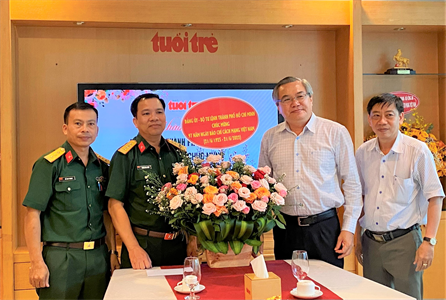 Bộ Tư lệnh TPHCM chúc mừng các cơ quan báo chí
