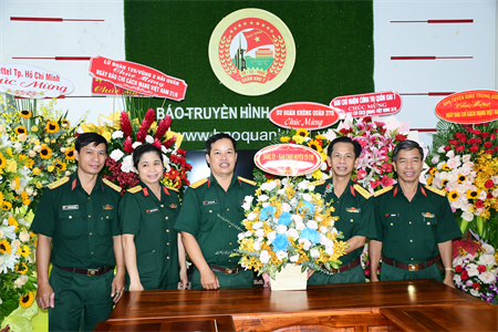 Ban CHQS huyện Củ Chi chúc mừng Báo Quân khu nhân ngày Báo chí Cách mạng Việt Nam
