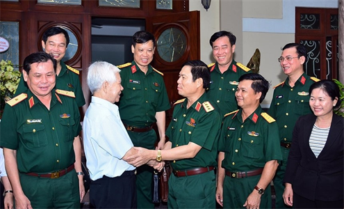 Thượng tướng Nguyễn Tân Cương thăm nguyên Chủ tịch nước Nguyễn Minh Triết