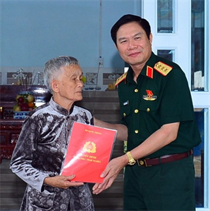 Bộ Quốc phòng trao tặng nhà tình nghĩa tại tỉnh Bình Dương