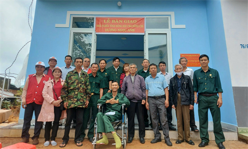 Thành phố Bảo Lộc tặng nhà nghĩa tình đồng đội cho cựu chiến binh