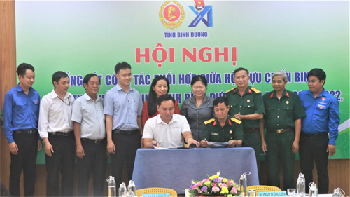 Ký kết chương trình phối hợp giữa Hội Cựu chiến binh tỉnh Bình Dương và Tỉnh đoàn