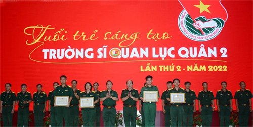 Trường Sĩ quan Lục quân 2 trao giải thưởng “Tuổi trẻ sáng tạo”
