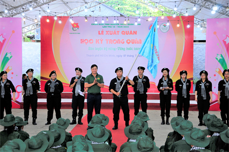 100 thanh, thiếu nhi TPHCM "nhập ngũ" Học kỳ Quân đội