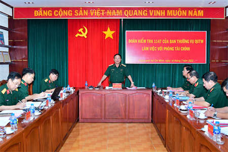 Đoàn kiểm tra 1147 của Ban Thường vụ Quân ủy Trung ương làm việc với Phòng Tài chính Quân khu 7