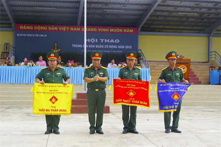 Bộ CHQS  tỉnh Long An bế mạc Hội thao Trung đội dân quân cơ động năm 2022