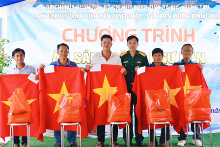 Lãnh đạo huyện Xuyên Mộc "Ăn sáng cùng ngư dân"